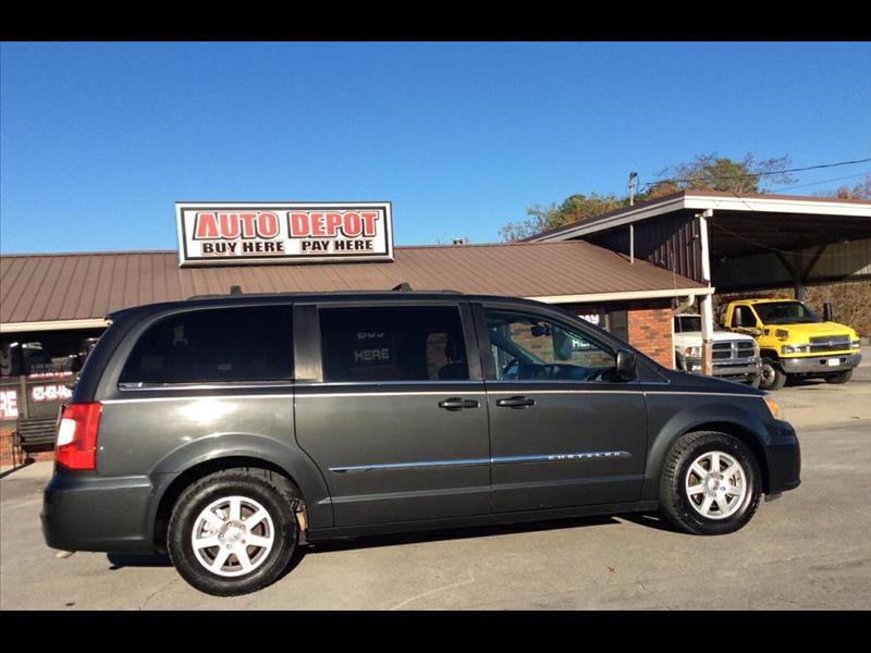 2012 Chrysler Town & Country Touring