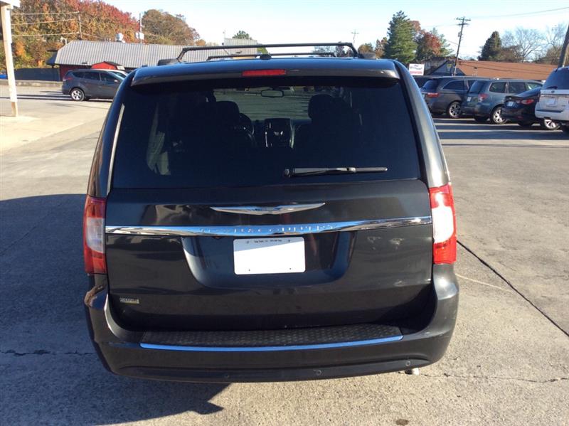 Chrysler Town & Country Touring 2012