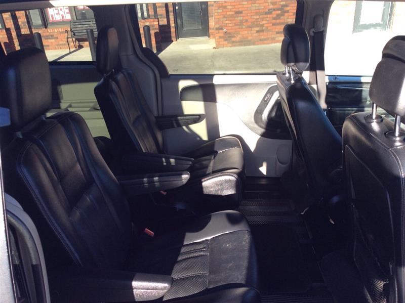 Chrysler Town & Country Touring 2012