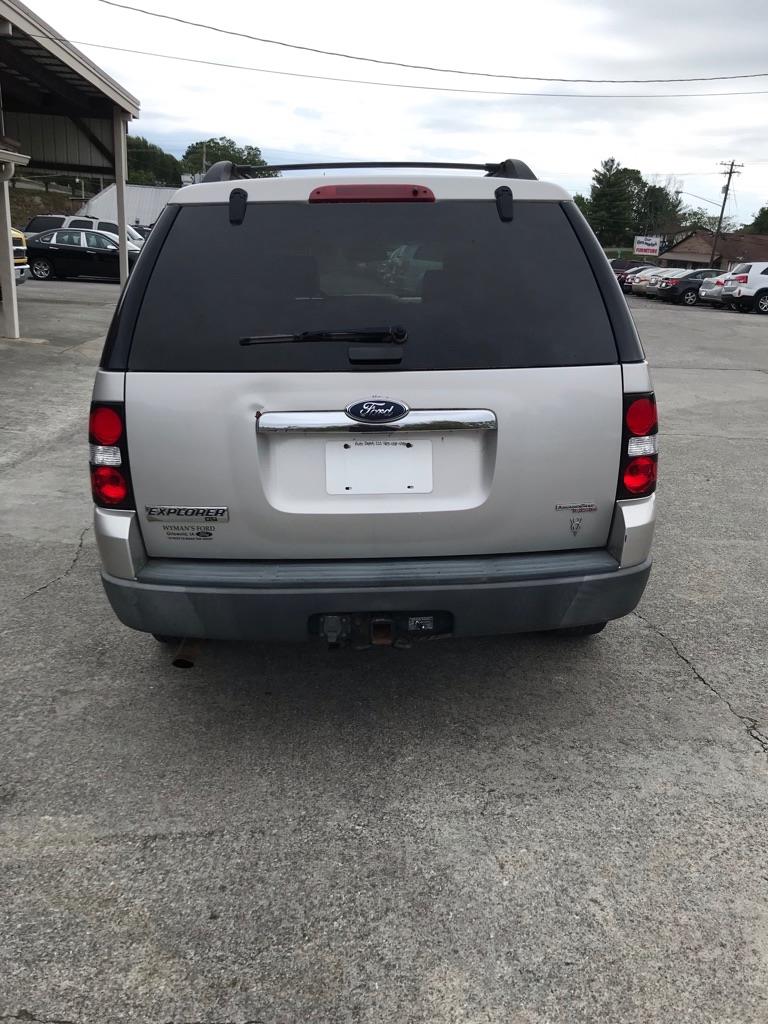 Ford Explorer XLT 4.6L 4WD 2006