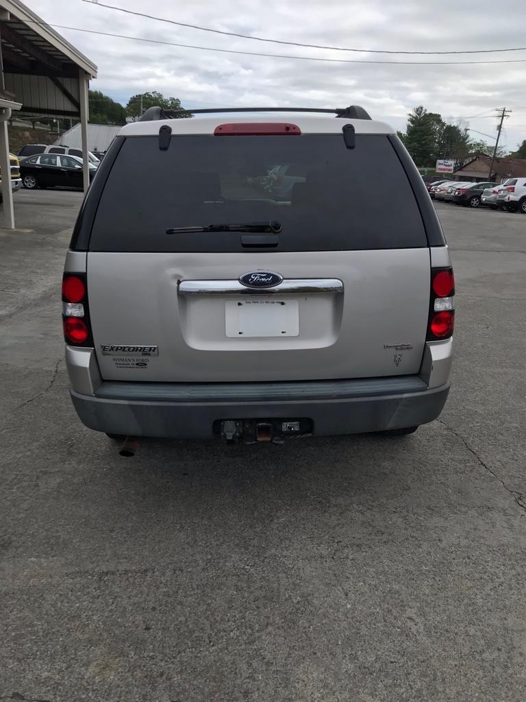 Ford Explorer XLT 4.6L 4WD 2006