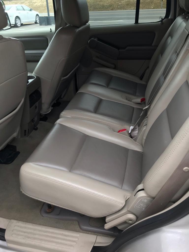 Ford Explorer XLT 4.6L 4WD 2006