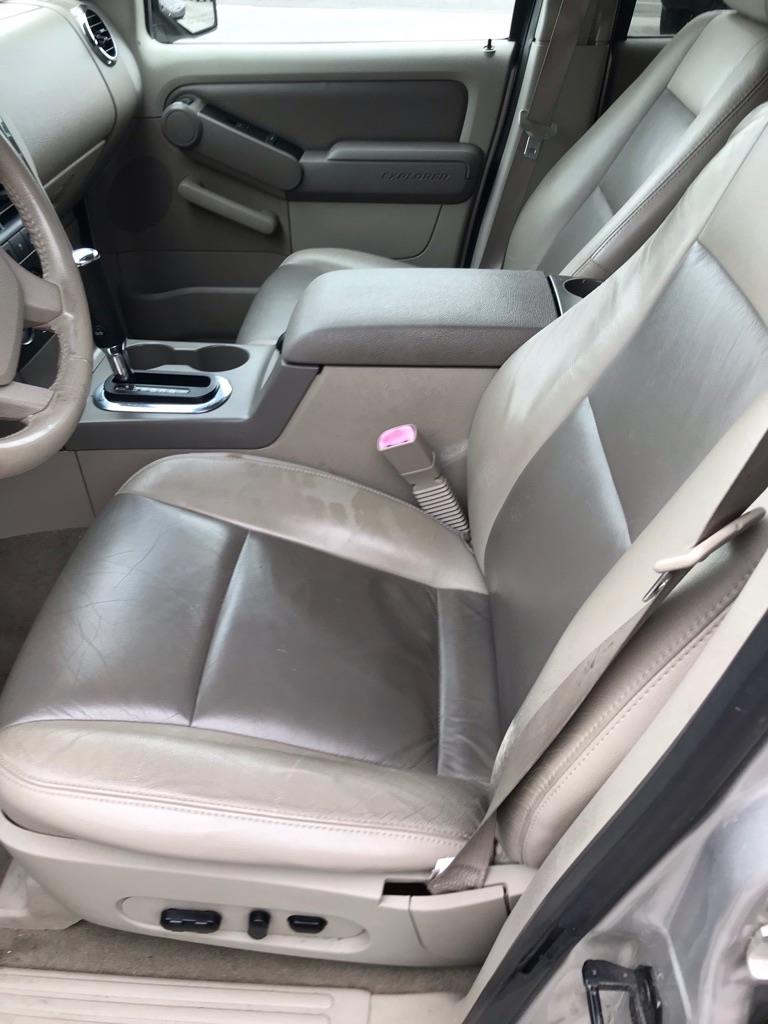 Ford Explorer XLT 4.6L 4WD 2006