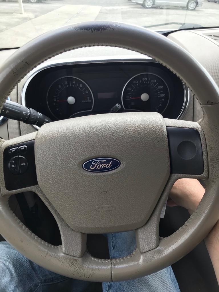 Ford Explorer XLT 4.6L 4WD 2006