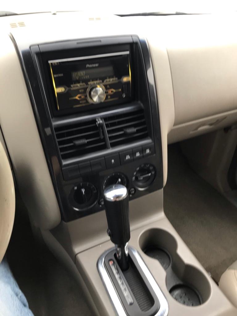 Ford Explorer XLT 4.6L 4WD 2006