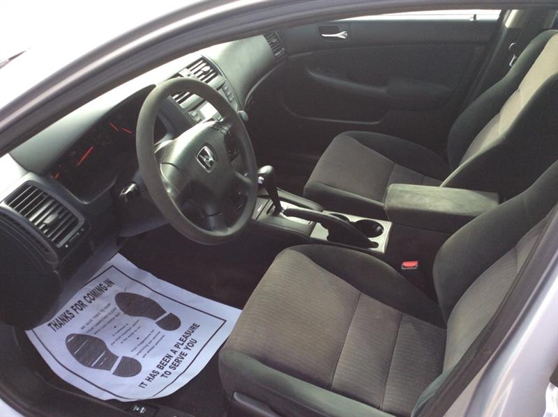 Honda Accord LX sedan AT 2005