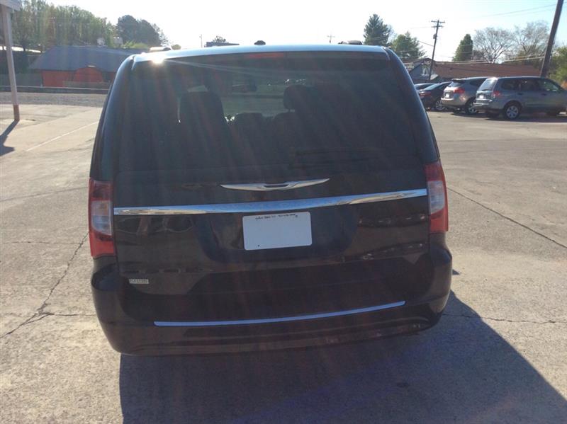 Chrysler Town & Country Touring 2013