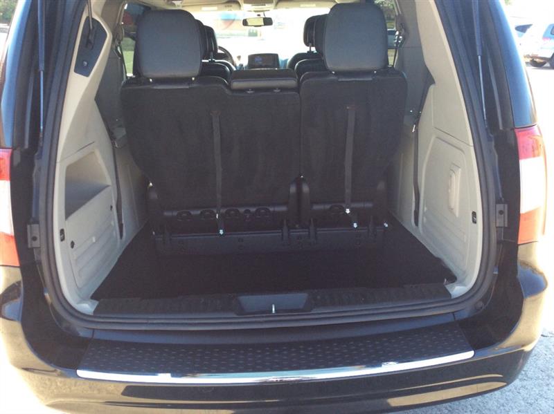 Chrysler Town & Country Touring 2013