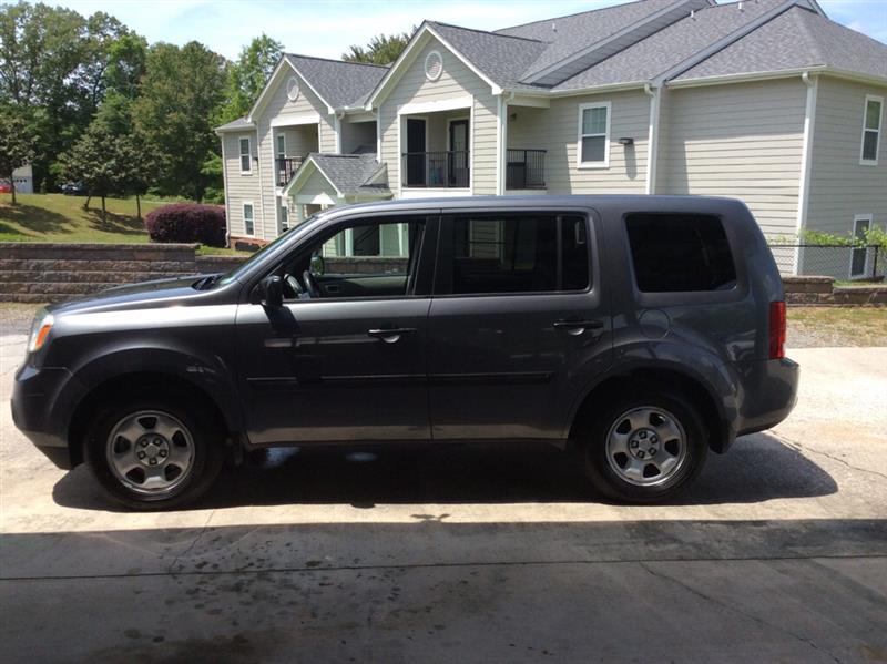 Honda Pilot LX 2WD 5-Spd AT 2012
