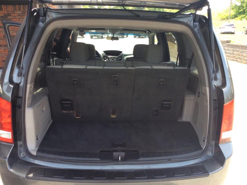 Honda Pilot LX 2WD 5-Spd AT 2012