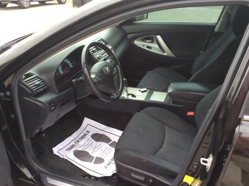 Toyota Camry Base 6-Spd AT 2011