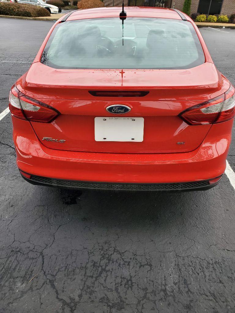 Ford Focus SE Sedan 2012