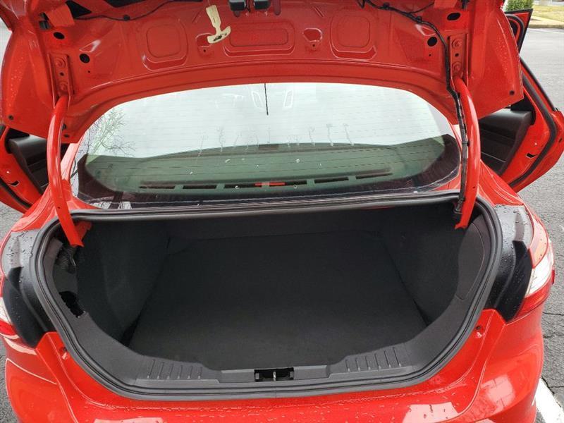 Ford Focus SE Sedan 2012