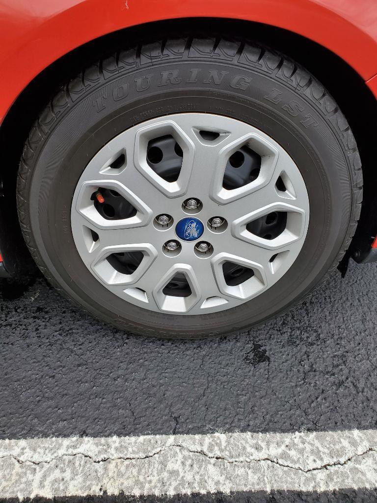 Ford Focus SE Sedan 2012