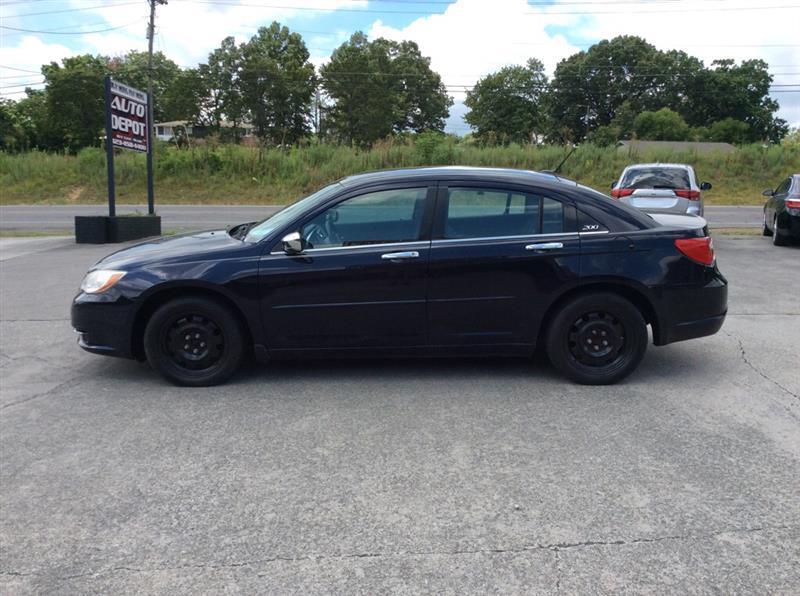 Chrysler 200 LX 2012