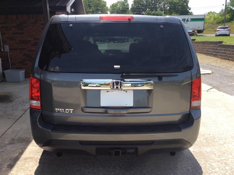 Honda Pilot LX 2WD 5-Spd AT 2012