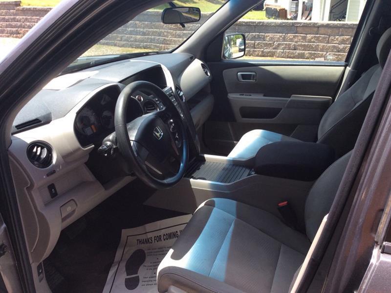 Honda Pilot LX 2WD 5-Spd AT 2012