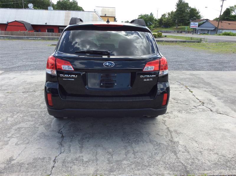 Subaru Outback 3.6R Limited 2011