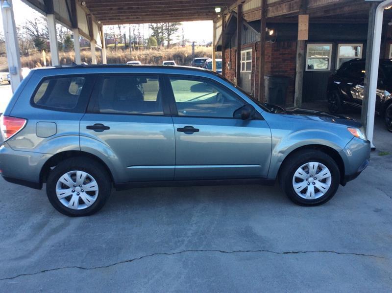 Subaru Forester 2.5X 2010
