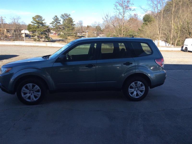Subaru Forester 2.5X 2010