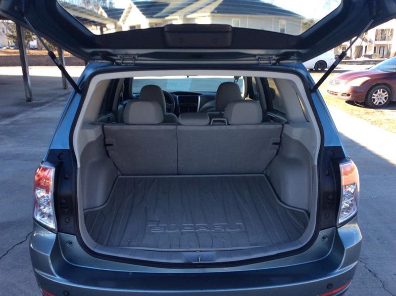 Subaru Forester 2.5X 2010