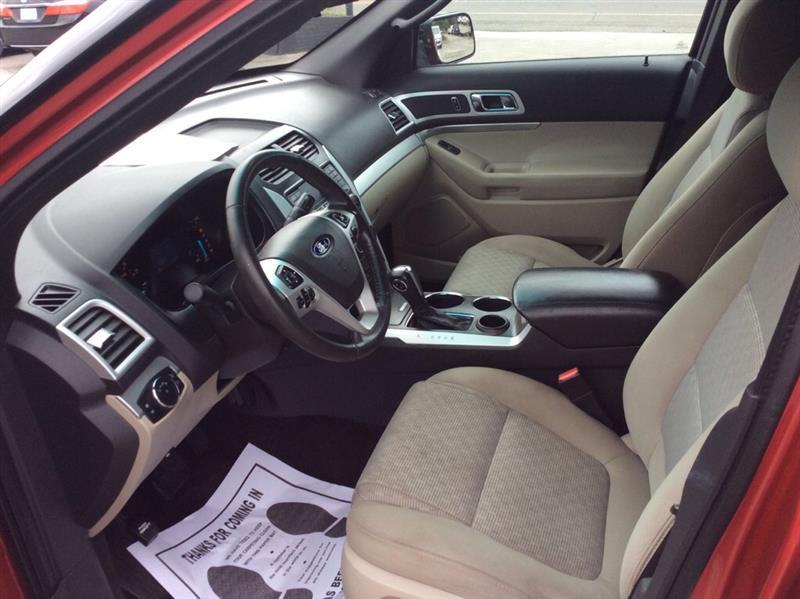 Ford Explorer XLT FWD 2012