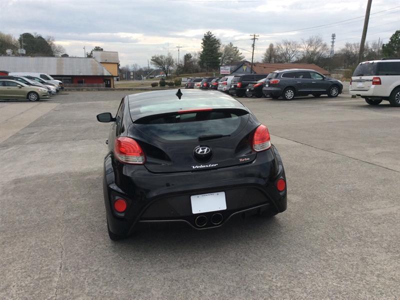Hyundai Veloster Base 2013