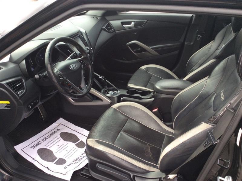 Hyundai Veloster Base 2013