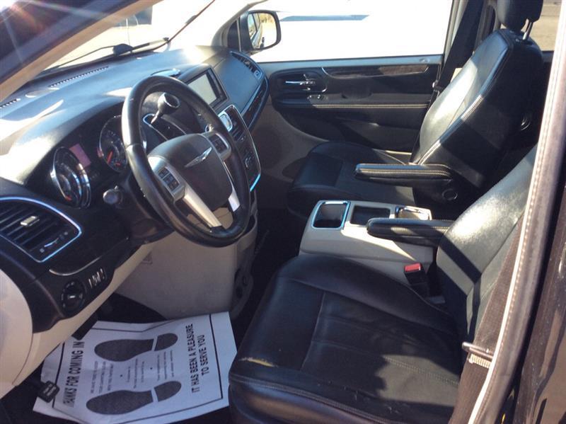 Chrysler Town & Country Touring 2013