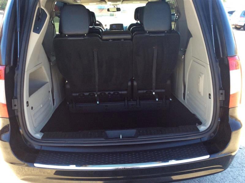 Chrysler Town & Country Touring 2013