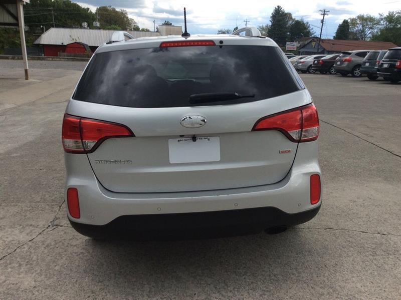 Kia Sorento LX 2WD 2014