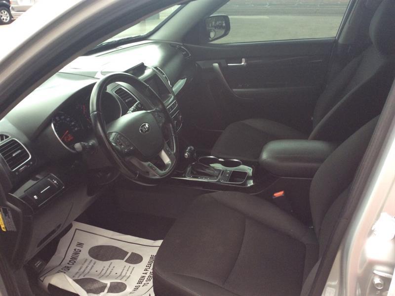 Kia Sorento LX 2WD 2014