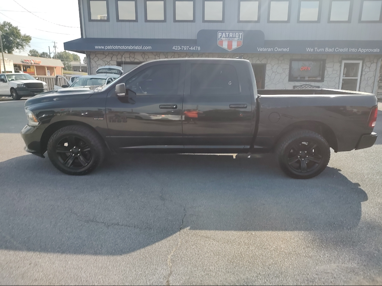 2016 RAM 1500 Sport Crew Cab SWB 4WD