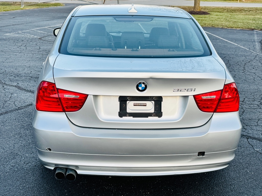 BMW 3-Series 328xi 2009