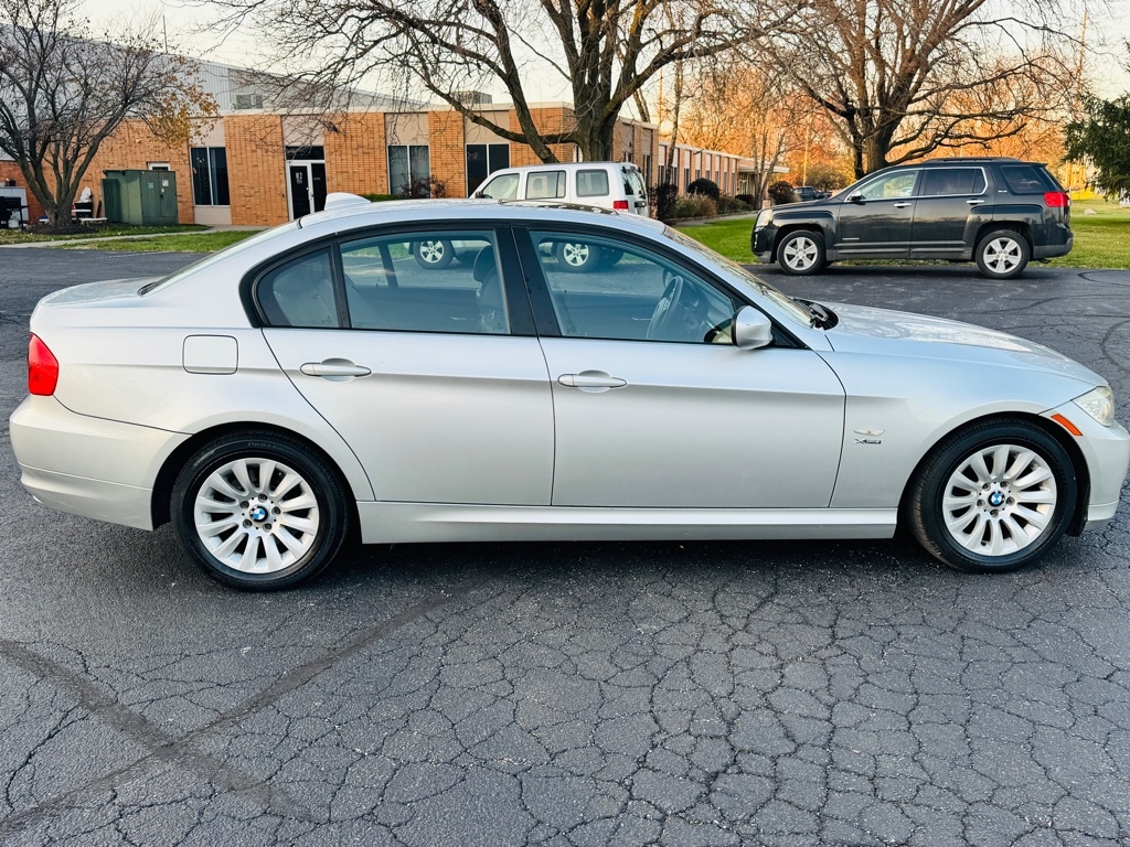 BMW 3-Series 328xi 2009