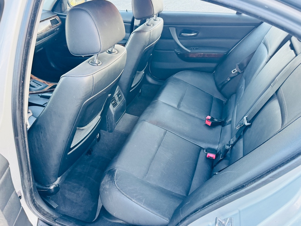 BMW 3-Series 328xi 2009