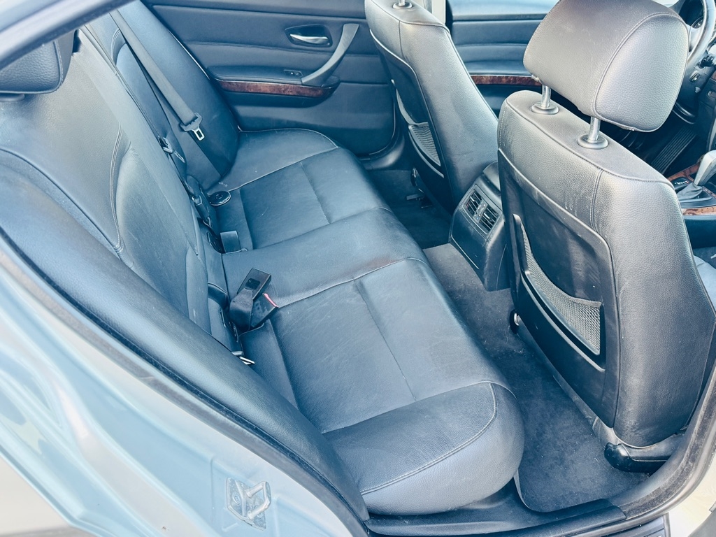 BMW 3-Series 328xi 2009