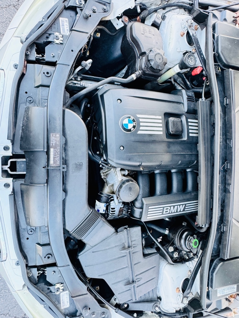 BMW 3-Series 328xi 2009