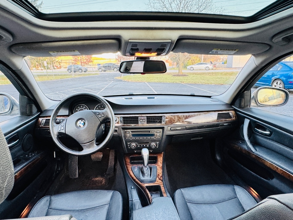 BMW 3-Series 328xi 2009