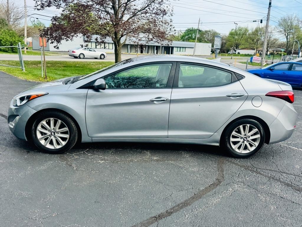 Hyundai Elantra SE 6AT 2015