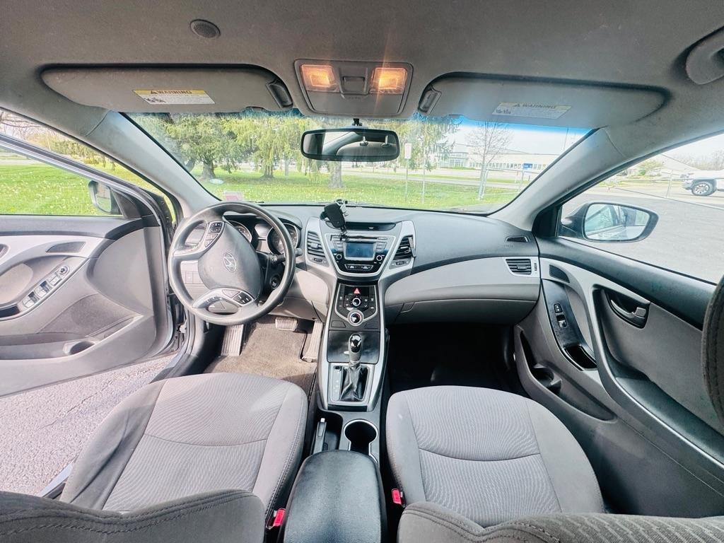 Hyundai Elantra SE 6AT 2015
