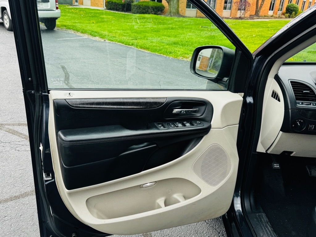 Dodge Grand Caravan SXT 2014