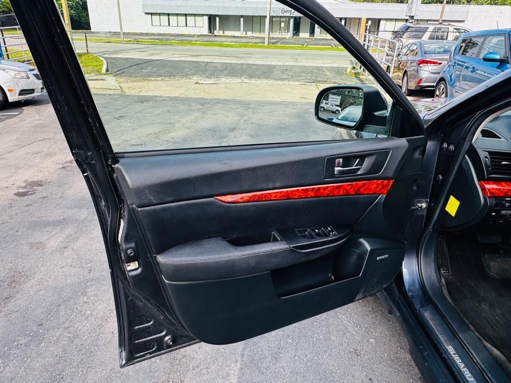 Subaru Outback 2.5i Limited 2012