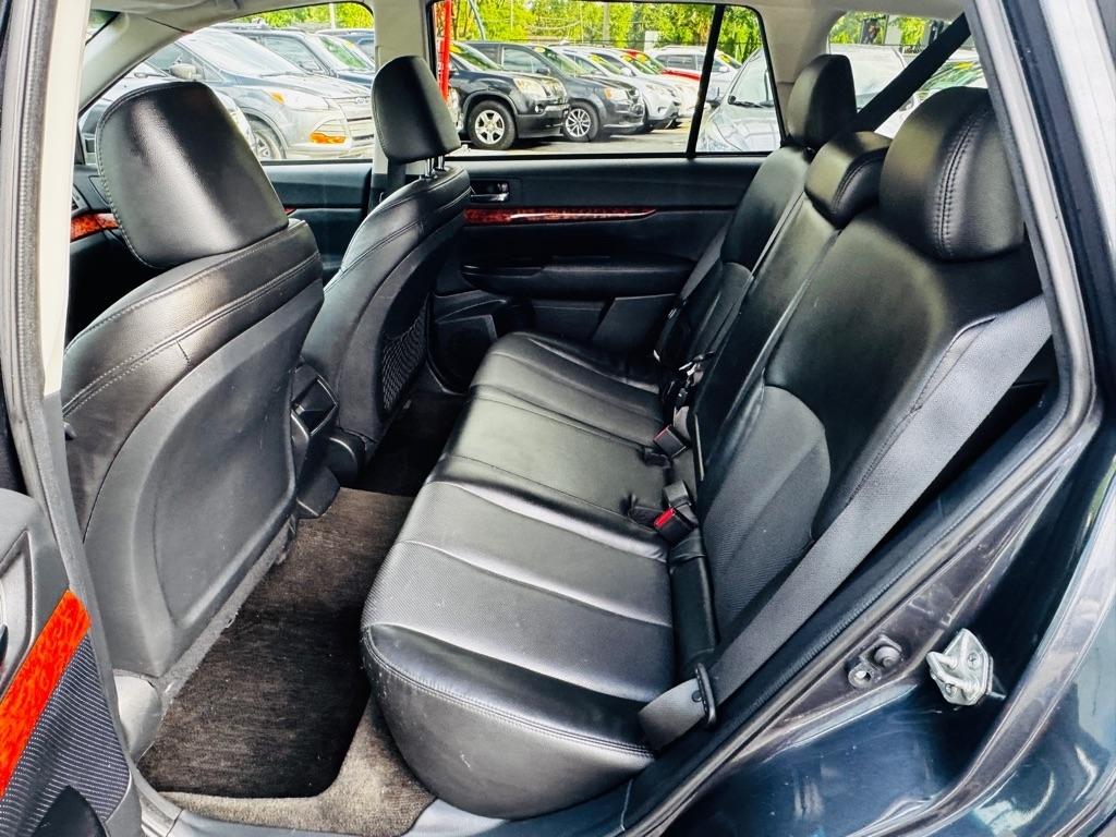 Subaru Outback 2.5i Limited 2012