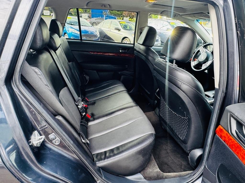 Subaru Outback 2.5i Limited 2012