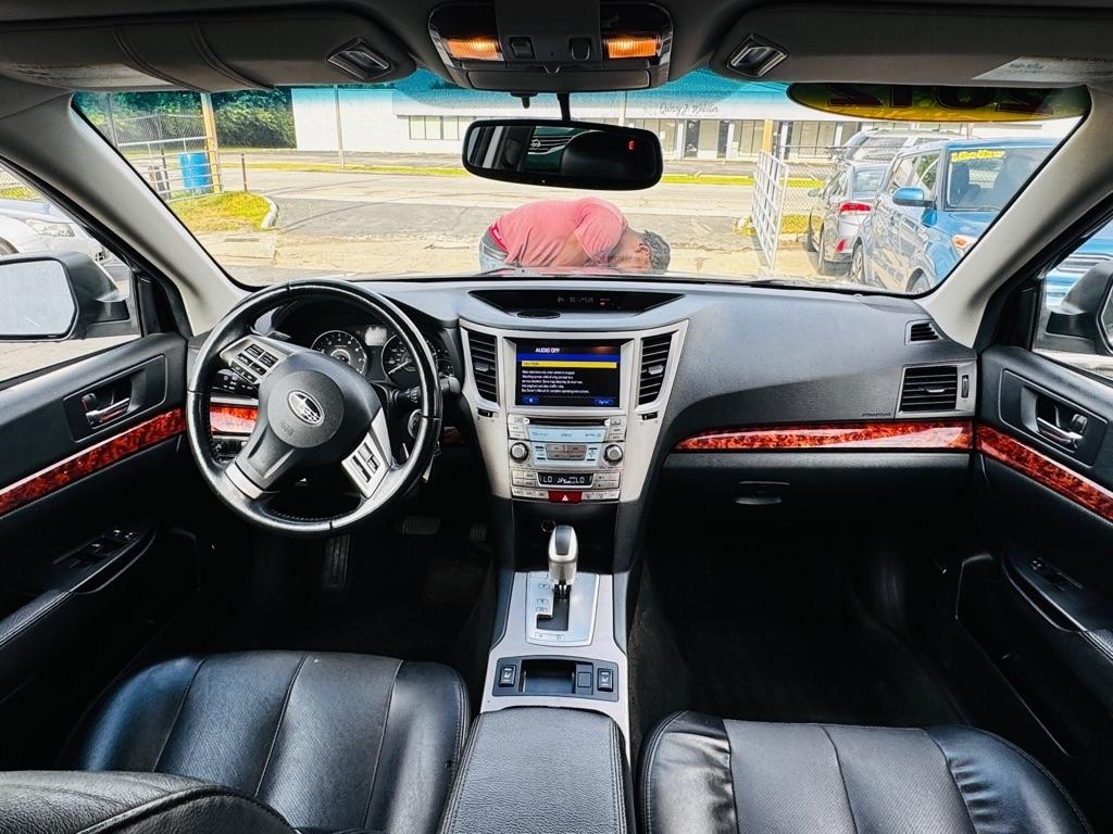 Subaru Outback 2.5i Limited 2012