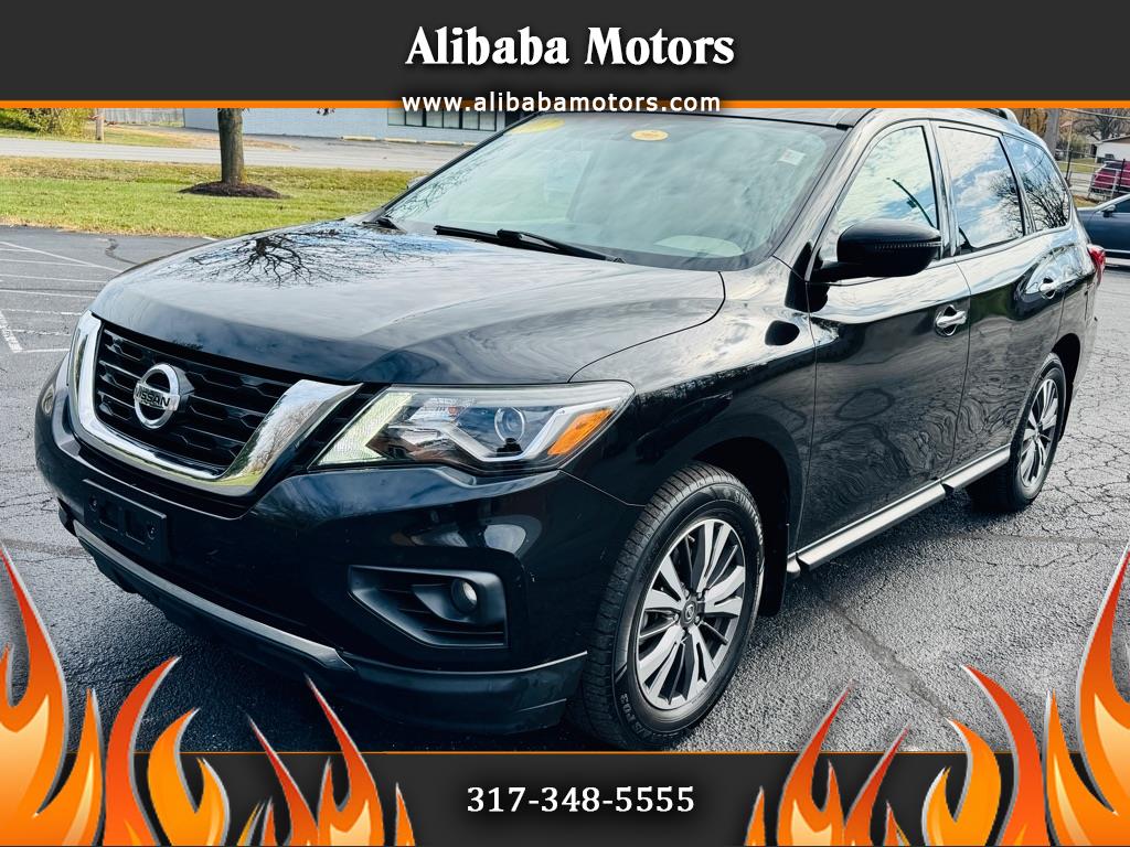 2017 Nissan Pathfinder SV's photo