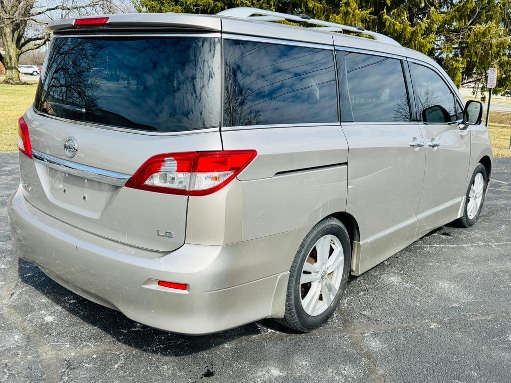 Nissan Quest  2012