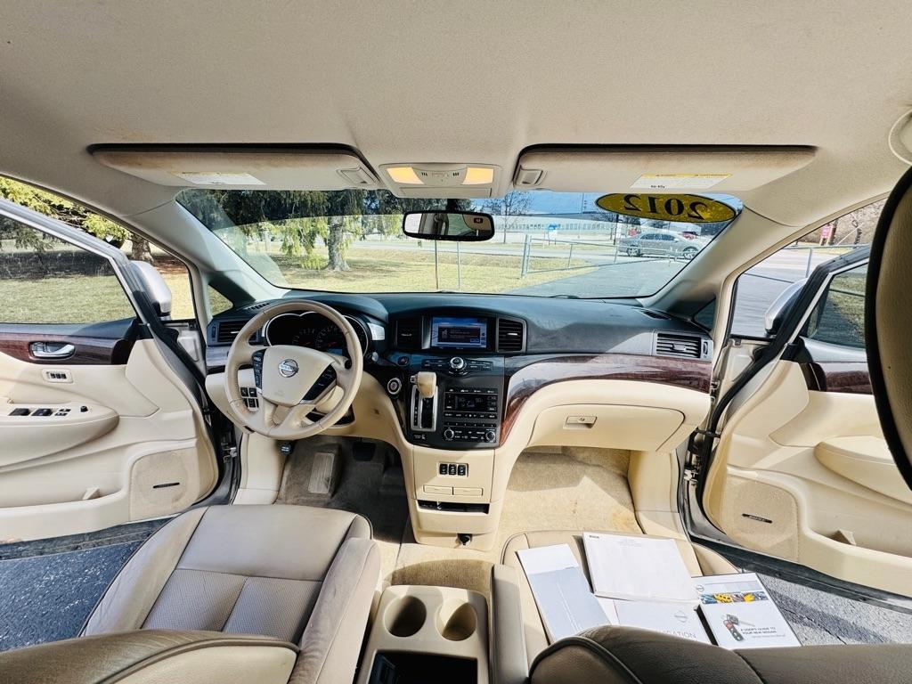 Nissan Quest  2012