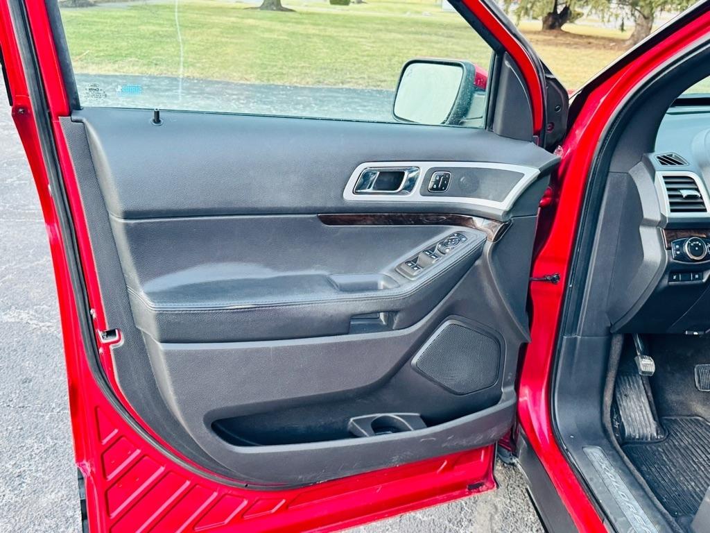 Ford Explorer Limited 4WD 2012